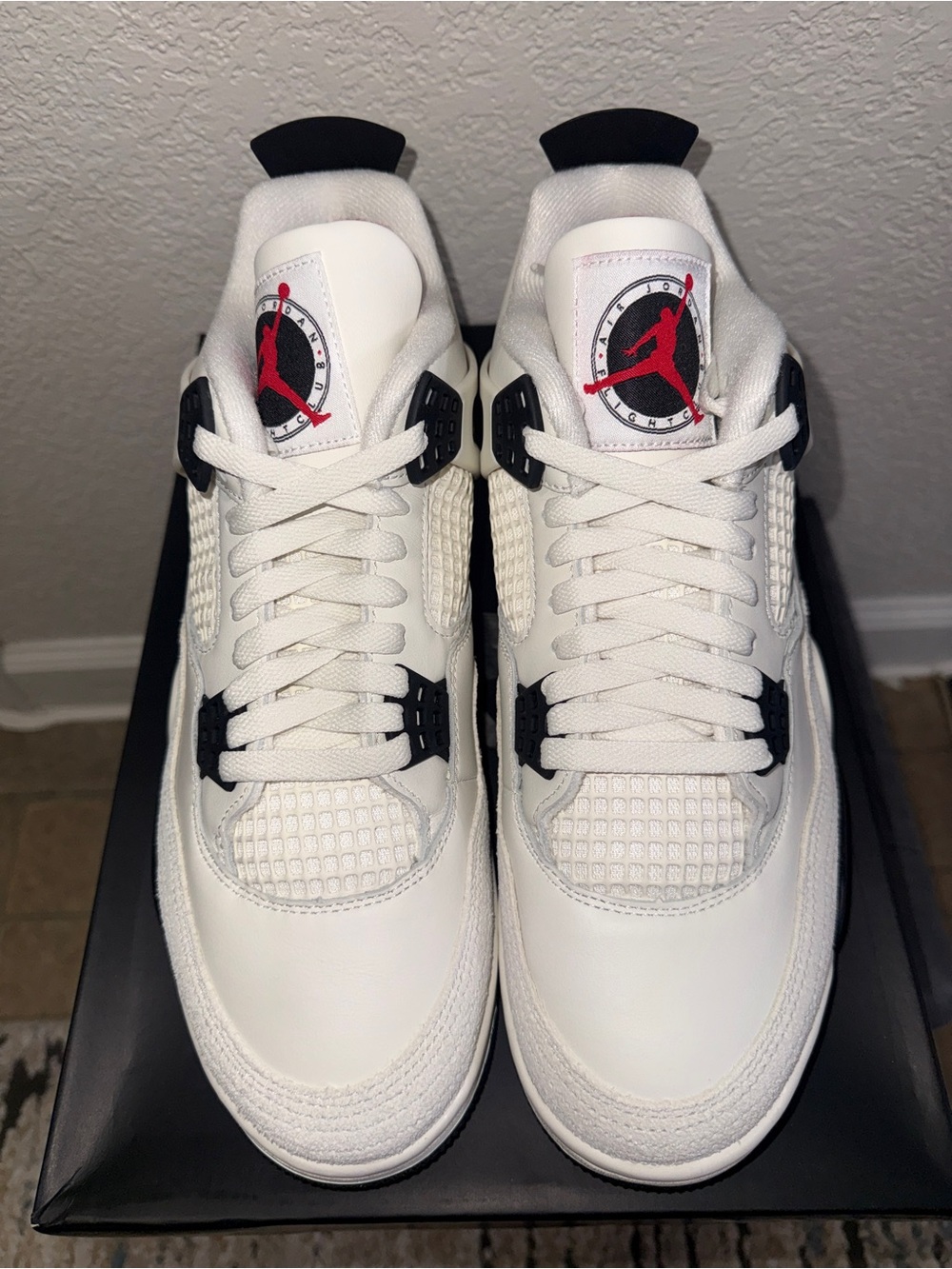 Jordan 4 White and Black Retro Flight Club - Picture 5 of 10